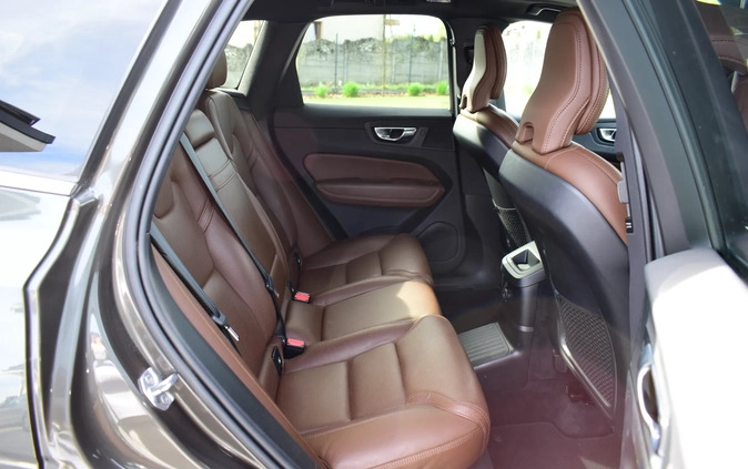 Volvo XC 60 cena 137900 przebieg: 155000, rok produkcji 2020 z Kielce małe 529
